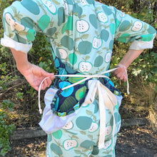 Load image into Gallery viewer, Flouncy Convertible Harvest Apron - "Women's fit"