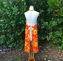 Load image into Gallery viewer, Flouncy Convertible Harvest Apron - "Women's fit"