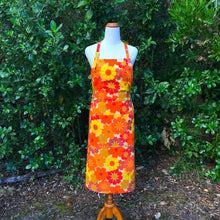 Load image into Gallery viewer, Flouncy Convertible Harvest Apron - "Women's fit"