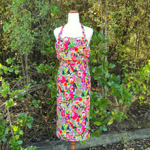 Load image into Gallery viewer, Flouncy Convertible Harvest Apron - &quot;Women&#39;s fit&quot;
